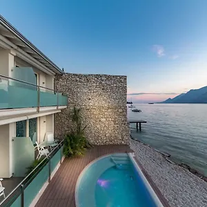 Vega 3*, Malcesine Italie